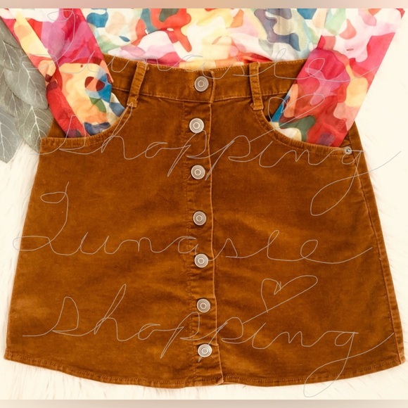 Brandy Melville Skirt; same brand ASO Taylor Swift - Picture 3 of 16